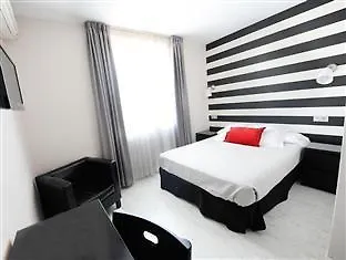 Готель Domus